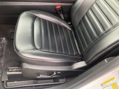 Used 2024 Ford Edge SEL image 11