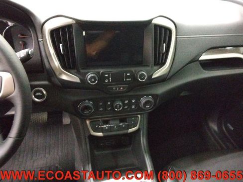 Used 2024 GMC Terrain Denali w/ Denali Premium Package AWD/4WD image 12