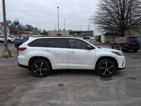 Used 2019 Toyota Highlander Limited image 9