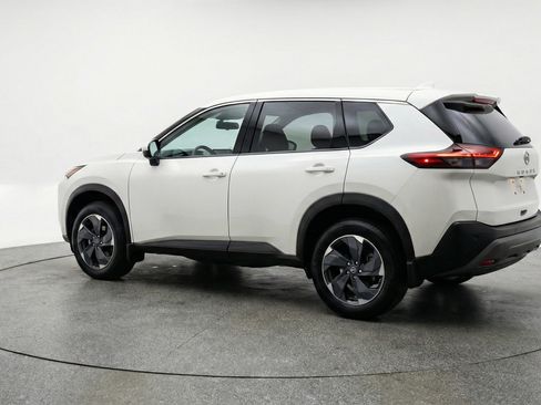 Used 2025 Nissan Rogue SV image 6