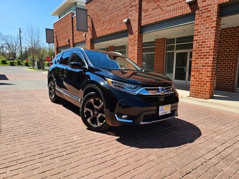 Used 2018 Honda CR-V Touring image 1