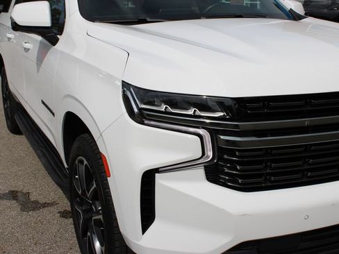 Certified 2022 Chevrolet Suburban RST w/ Luxury Package AWD/4WD image 4