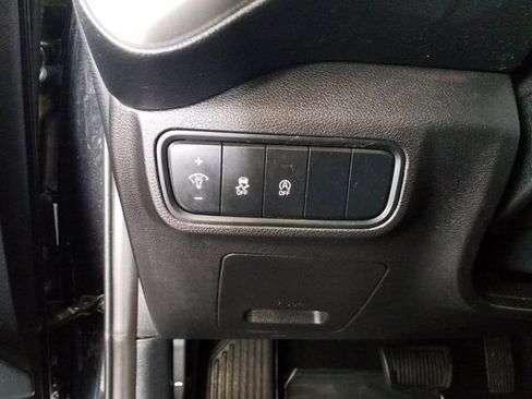 Used 2023 Kia Soul LX w/ LX Technology Package FWD image 10