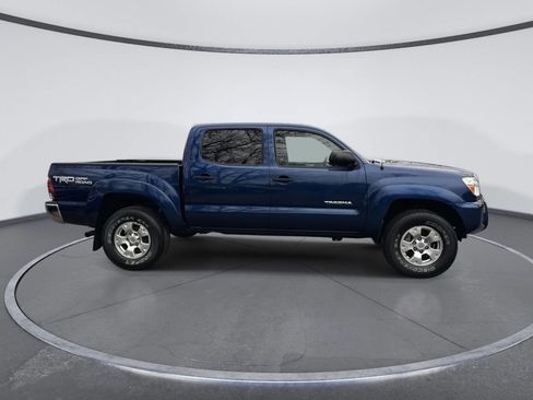 Used 2015 Toyota Tacoma 4x4 Double Cab w/ TRD Off-Road Package image 3