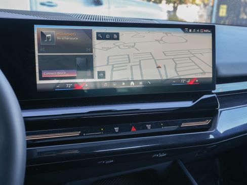 Certified 2025 BMW 530i xDrive w/ Premium Package image 23