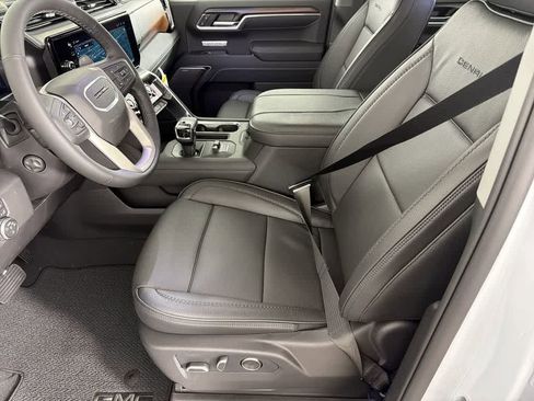 New 2026 GMC Sierra 1500 Denali w/ Denali Reserve Package image 15