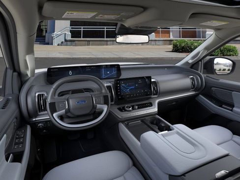 New 2025 Ford Expedition Platinum w/ Driver's Package image 9