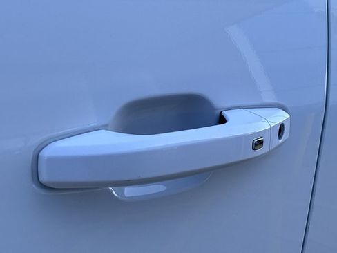 Used 2024 GMC Sierra 2500 AT4X image 16