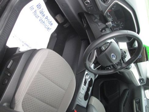Used 2022 Ford Escape SE w/ Convenience Package image 9
