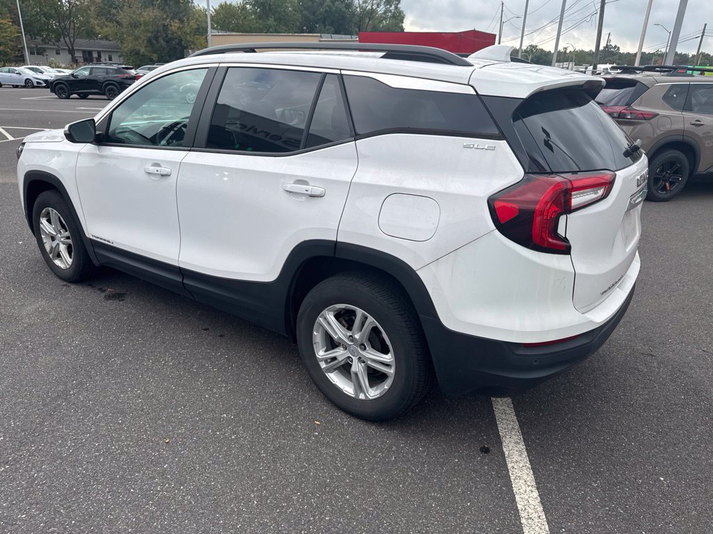 Used 2023 GMC Terrain SLE w/ Driver Convenience Package AWD/4WD image 8