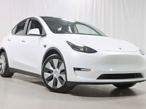 Used 2023 Tesla Model Y Long Range AWD/4WD image 7
