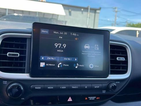 Used 2025 Hyundai Venue SEL FWD image 33