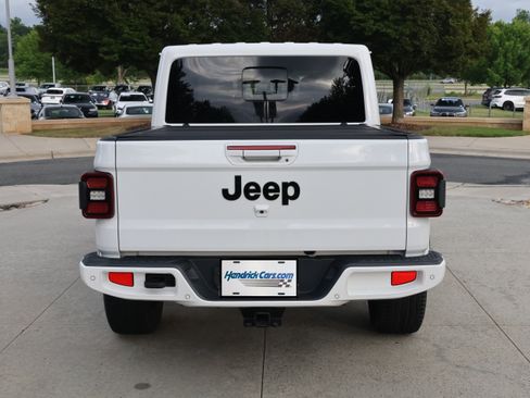 Used 2022 Jeep Gladiator Overland AWD/4WD image 8