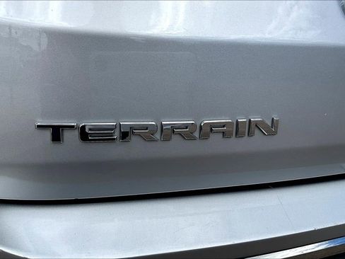 Used 2020 GMC Terrain SLT image 34