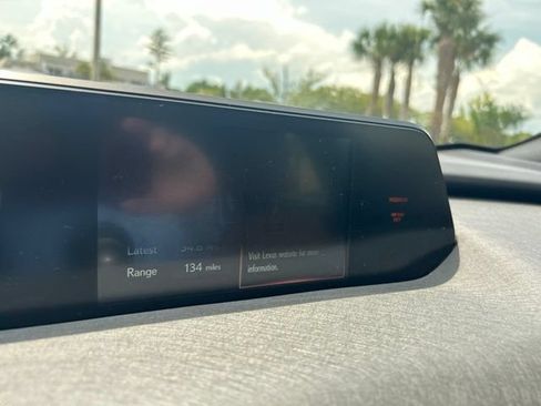 Used 2021 Lexus UX 200 w/ Premium Package FWD image 11