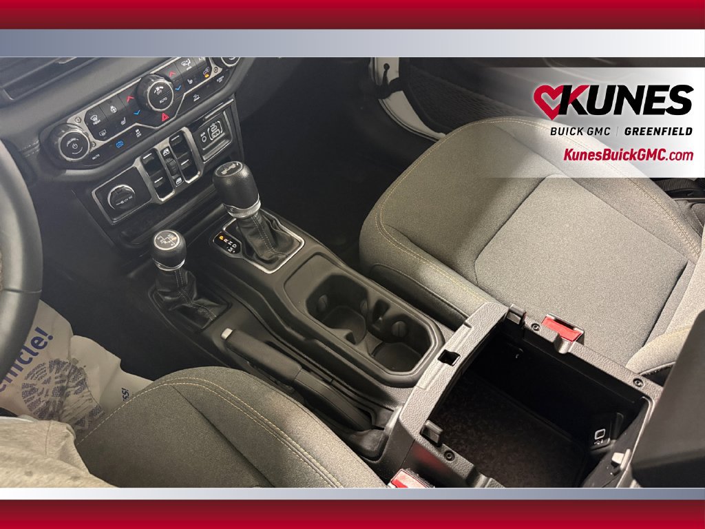 Used 2024 Jeep Wrangler Unlimited Sahara AWD/4WD image 31