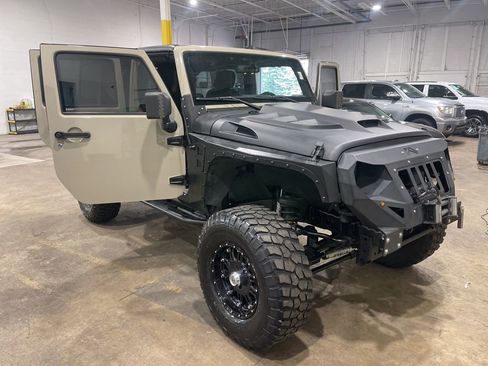 Used 2018 Jeep Wrangler Unlimited Sport S AWD/4WD image 22