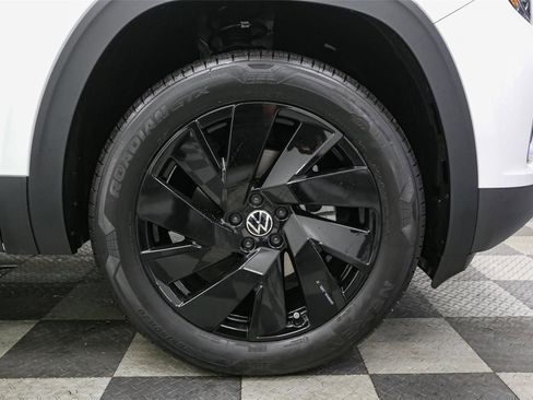 New 2026 Volkswagen Atlas SE image 12