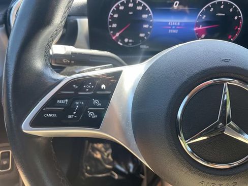 Used 2025 Mercedes-Benz CLA 250 4MATIC image 32