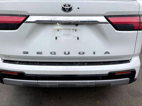 Used 2023 Toyota Sequoia Limited image 4