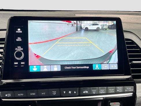 Used 2025 Honda Odyssey Elite image 14