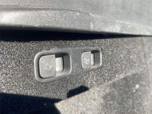 Used 2023 Tesla Model Y Performance AWD/4WD image 13