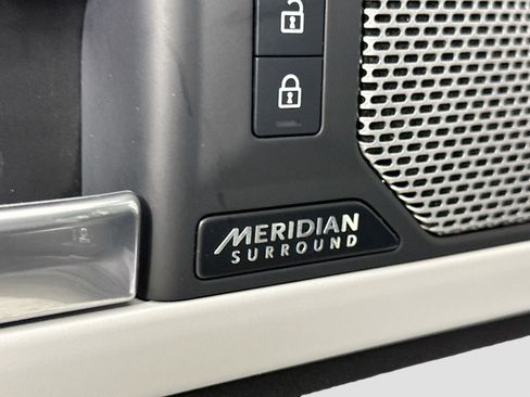 Certified 2023 Land Rover Defender 130 SE image 17