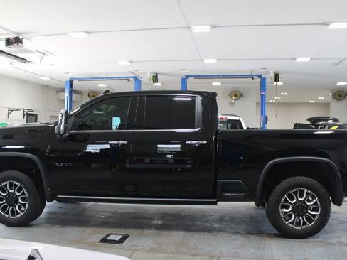 Used 2024 Chevrolet Silverado 2500 LTZ w/ LTZ Convenience Package AWD/4WD image 6