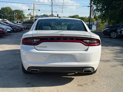 Used 2019 Dodge Charger SXT RWD image 8