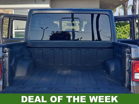 Used 2021 Jeep Gladiator Willys image 12