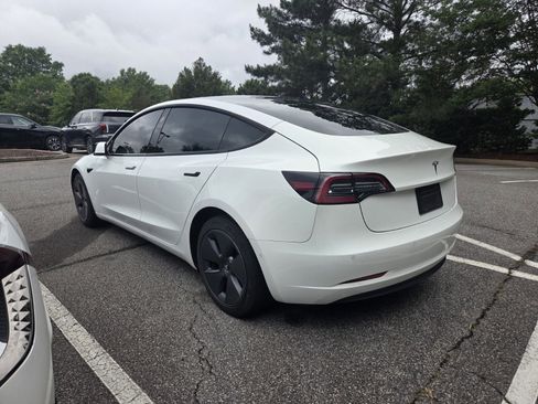 Used 2022 Tesla Model 3 Long Range AWD/4WD image 5