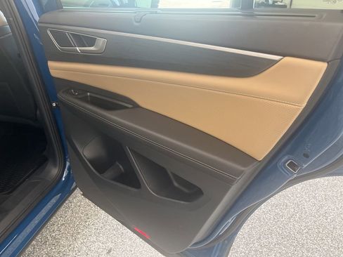 New 2025 Volkswagen Atlas Cross Sport SE image 32