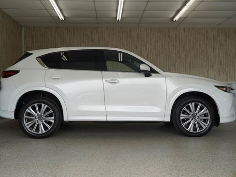 Used 2023 MAZDA CX-5 Signature AWD/4WD image 6