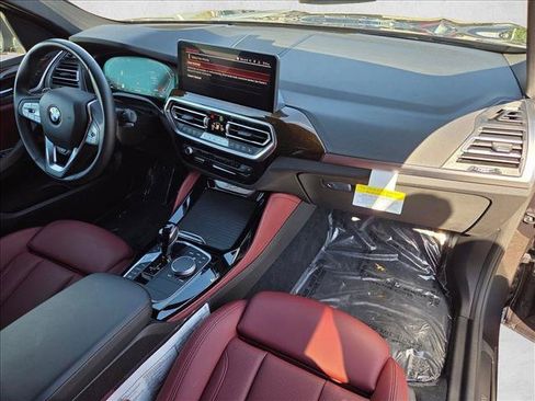 Certified 2025 BMW X4 xDrive30i w/ Premium Package AWD/4WD image 29