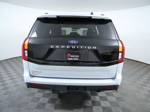 Certified 2025 Ford Expedition Active AWD/4WD image 5