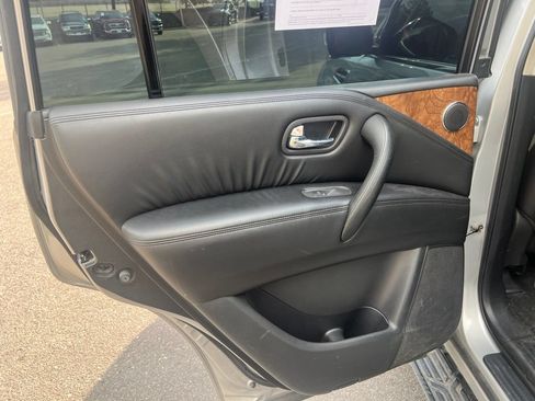 Used 2021 Nissan Armada SL w/ Captain's Chairs Package AWD/4WD image 15