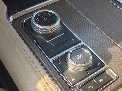 Certified 2024 Ford Expedition Limited image 24