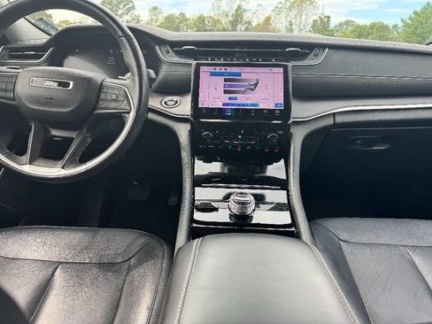 Used 2022 Jeep Grand Cherokee L Limited image 19