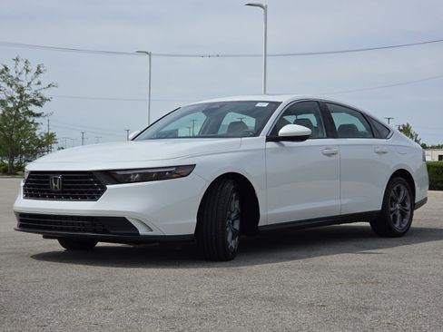 Used 2024 Honda Accord EX image 15