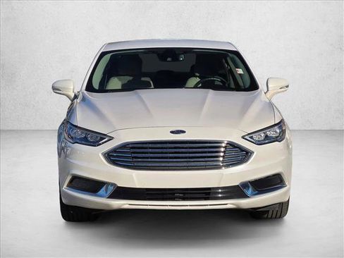 Used 2018 Ford Fusion Energi SE image 2