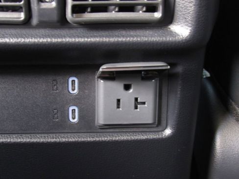 Certified 2025 Toyota 4Runner TRD Off-Road Premium image 35