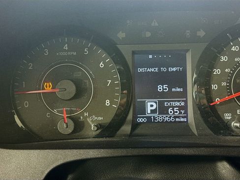 Used 2015 Toyota Sienna LE image 14