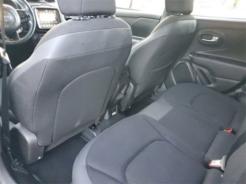 Used 2020 Jeep Renegade Altitude w/ UConnect 8.4 Nav Group image 11