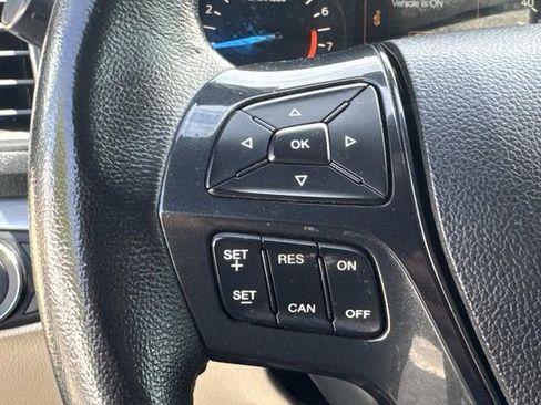 Certified 2019 Ford Explorer XLT image 9