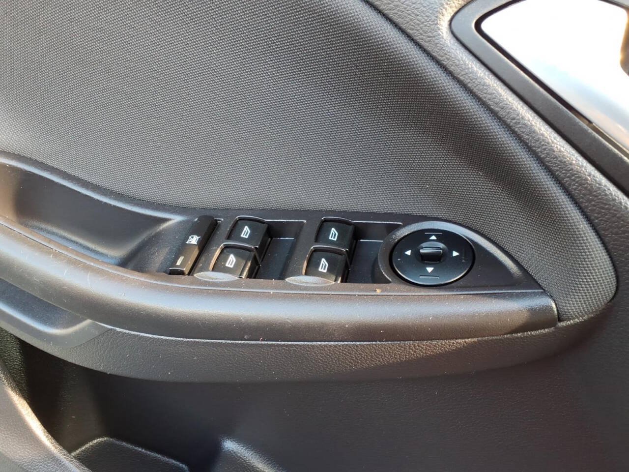 Used 2015 Ford Focus SE w/ SE Ecoboost Package FWD image 29