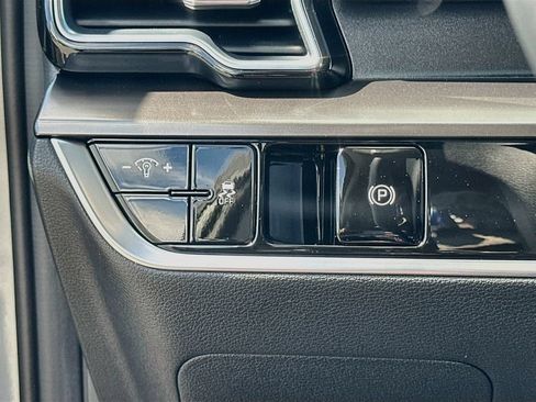 Certified 2025 Kia Sportage EX FWD image 10