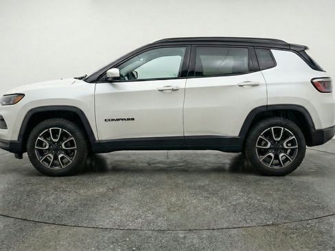 Used 2025 Jeep Compass Trailhawk AWD/4WD image 5