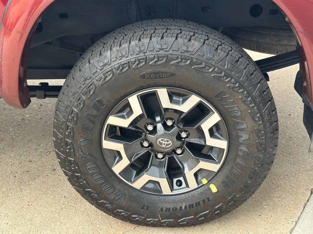 Used 2006 Toyota Tundra SR5 w/ TRD Off-Road Pkg AWD/4WD image 30