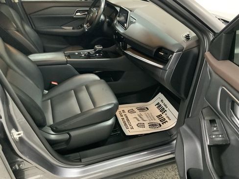 Used 2021 Nissan Rogue SV w/ Premium Package FWD image 19