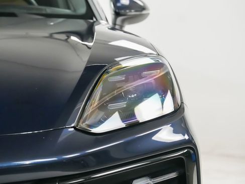 Certified 2024 Porsche Cayenne Coupe AWD/4WD image 7